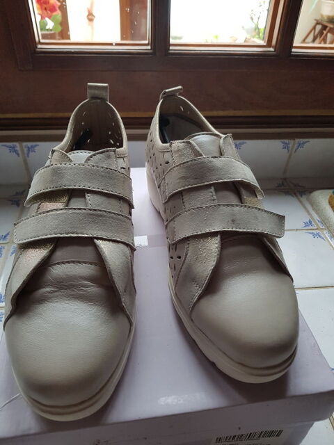 tennis  beige nacr 15 Blennes (77)