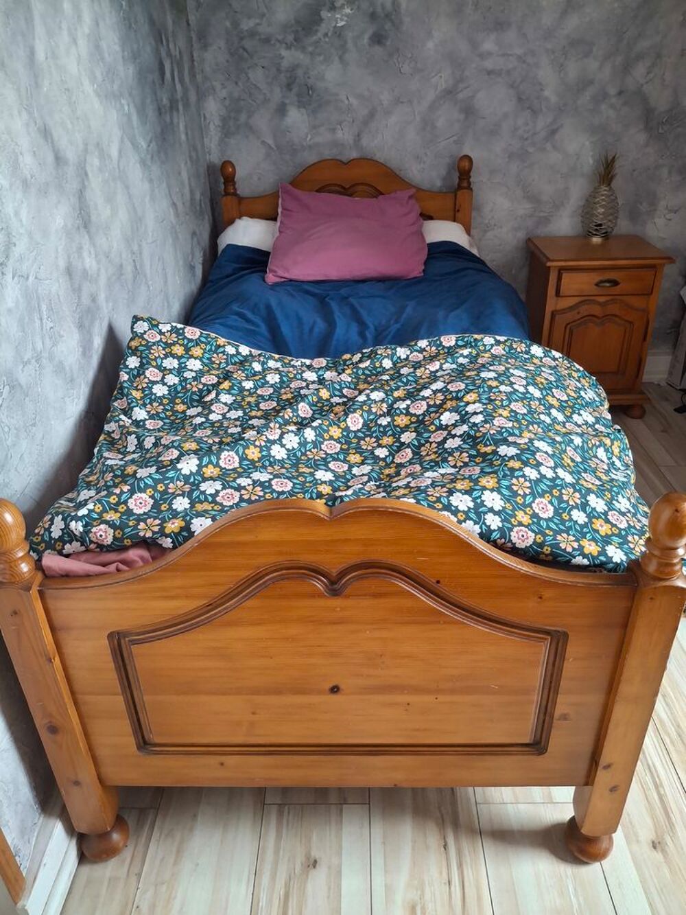 Chambre compl&egrave;te 100% en pin massif
Meubles