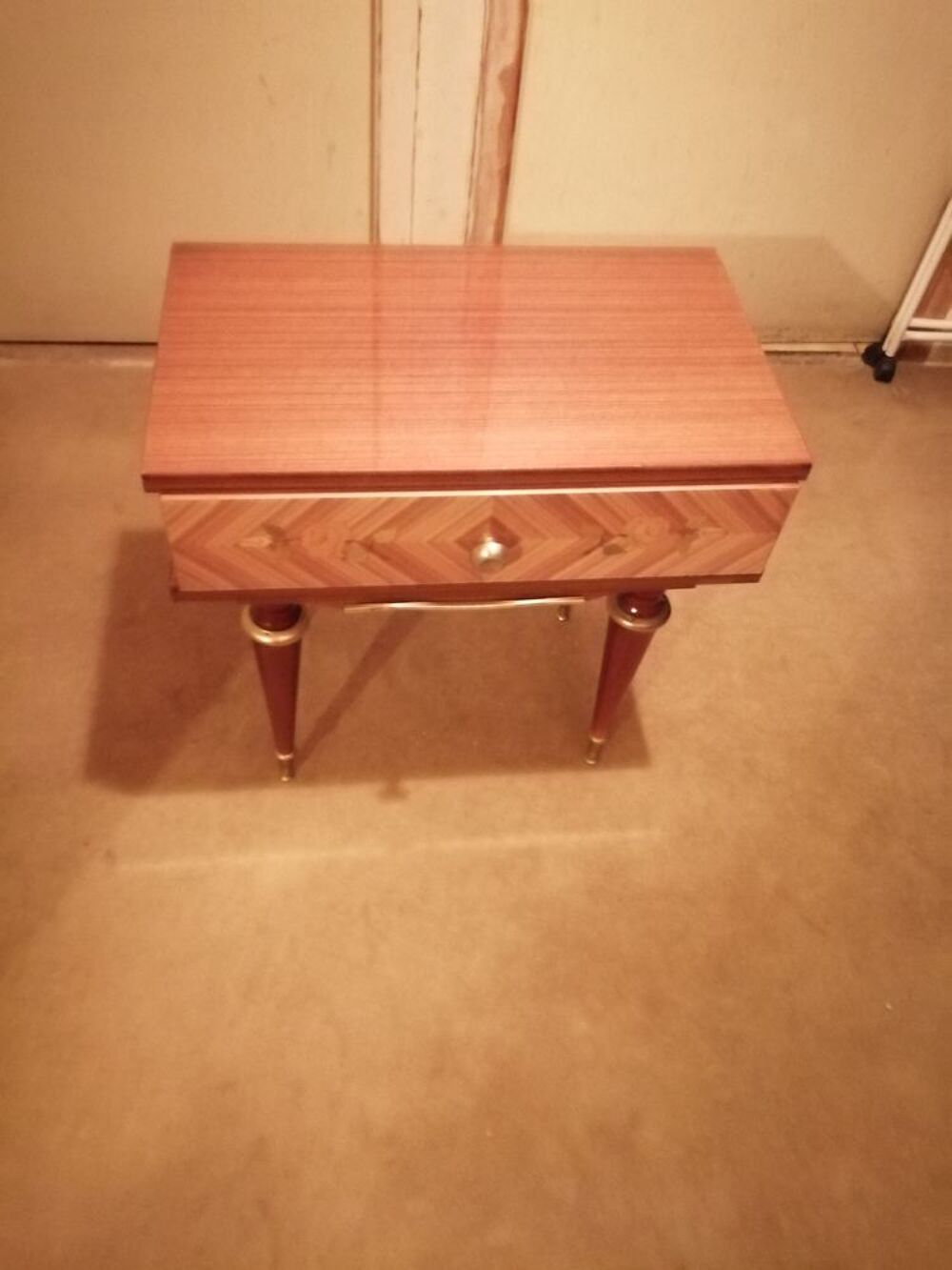 TABLES DE CHEVET Meubles