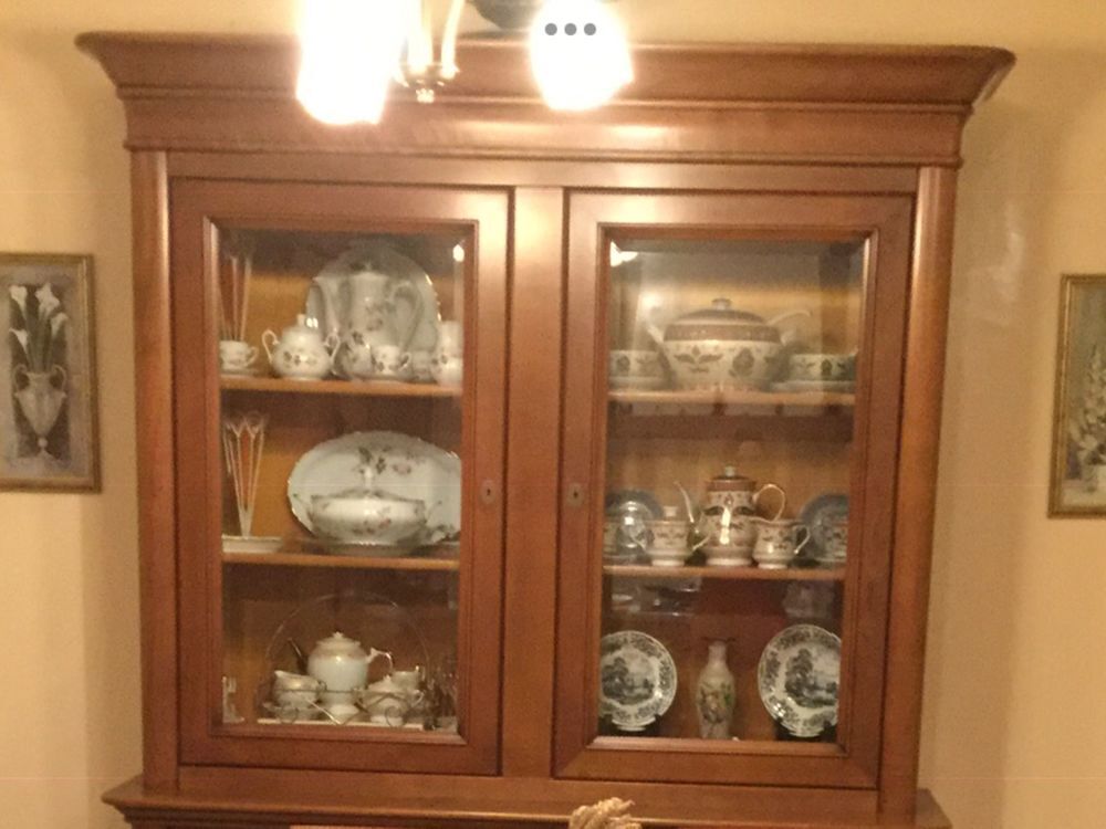 Buffet Vitr&eacute; en bois merisier style Louis Philippe Meubles