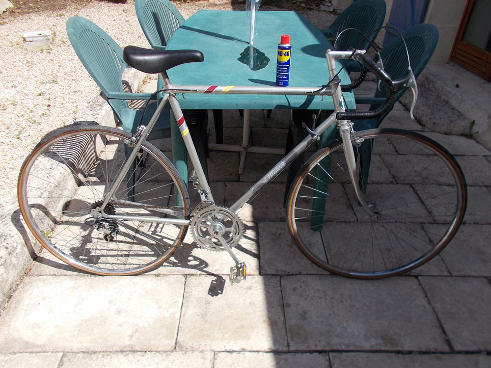selle de v&eacute;lo 1970/80avec tube femme homme Vélos