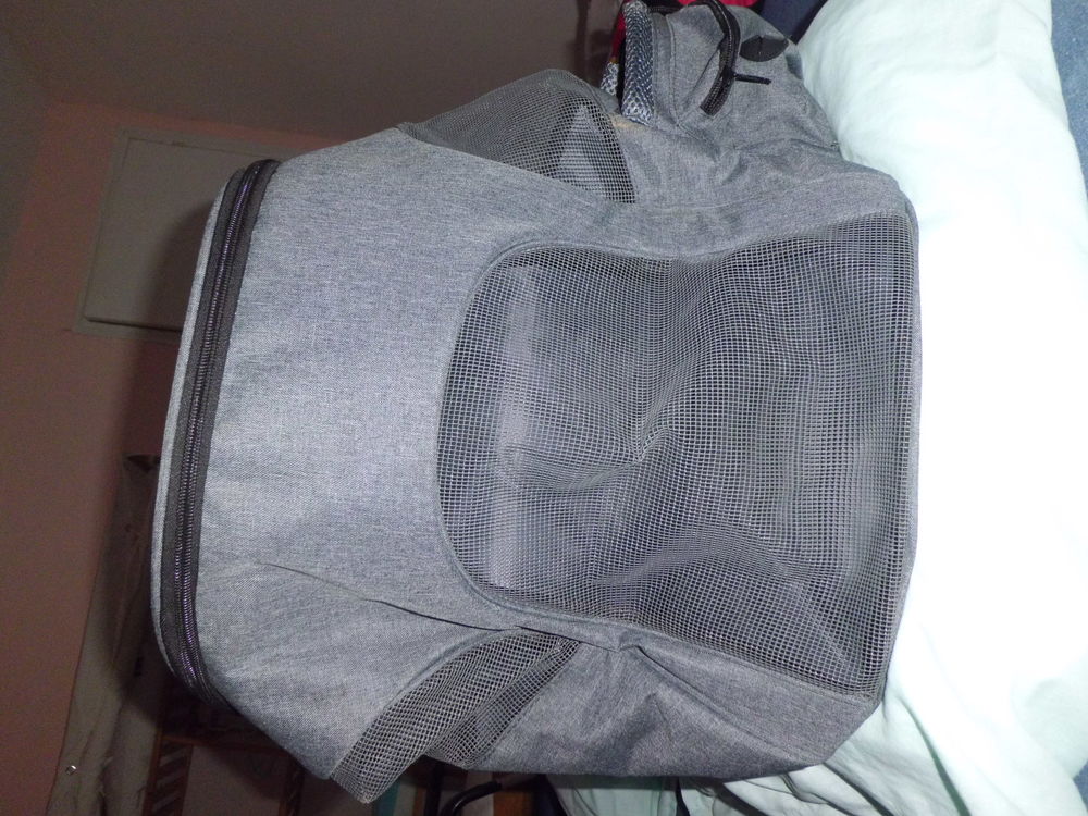 sac &agrave; dos chat ou petit chien neuf Sports