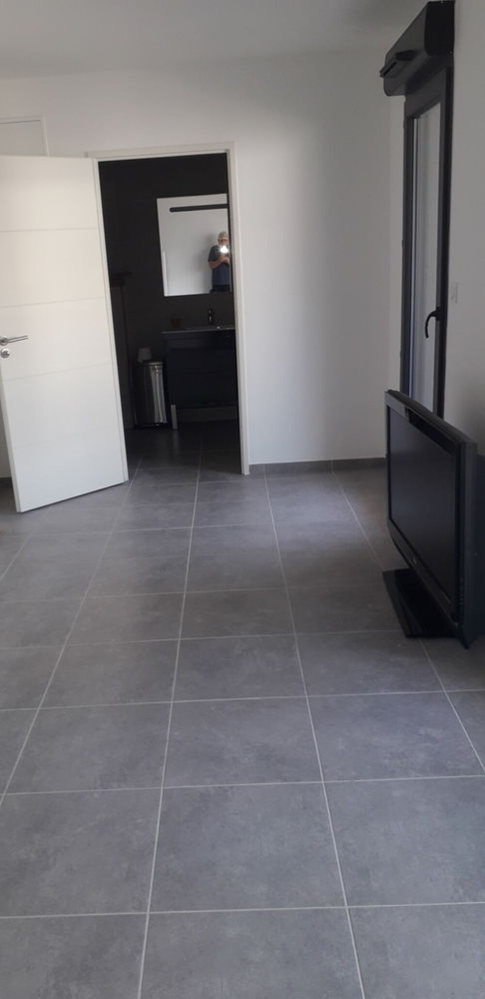 Location Appartement Particulier T2 neuf, garage, emplacement moto Aubagne