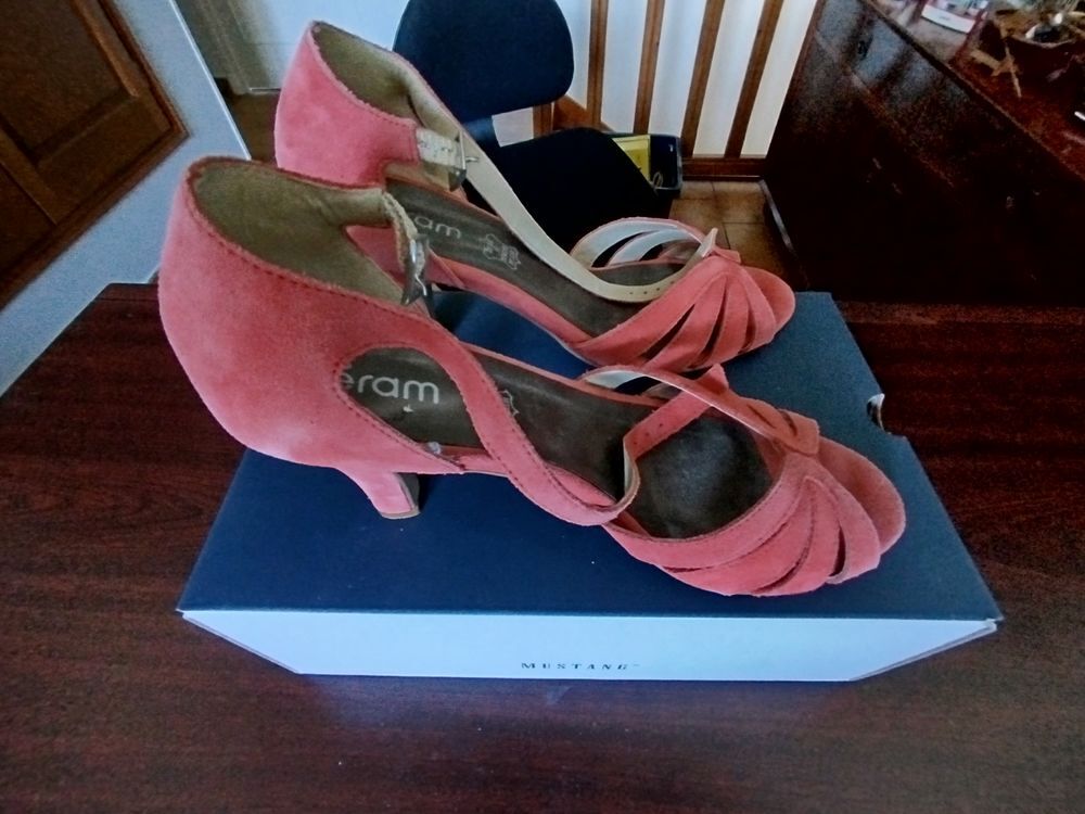 Sandale femme Eram tr&egrave;s bon etat Chaussures
