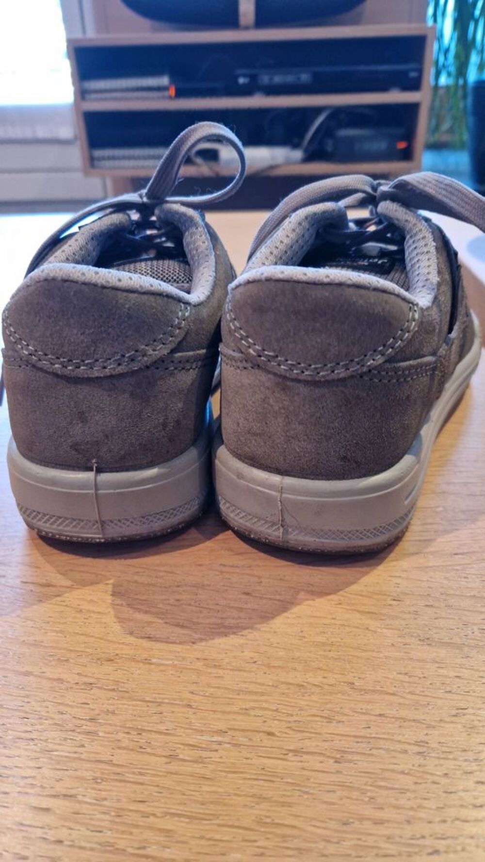 Chaussure de s&eacute;curite basse grise
Chaussures