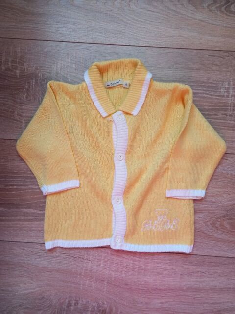 Gilet jaune et blanc marque In Extenso 6 mois 
3 Villiers (86)