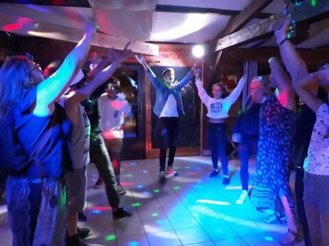 Dj animation sonorisation et éclairages 0 35000 Rennes