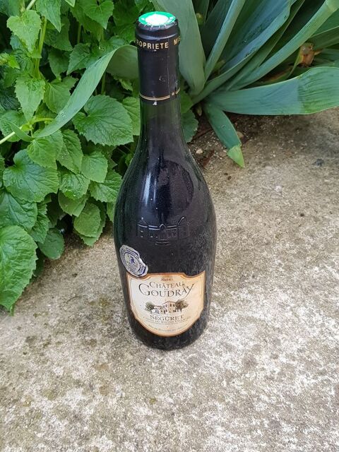 3 bouteilles de vin chateau de goudray seguret 2004 10 Rethel (08)
