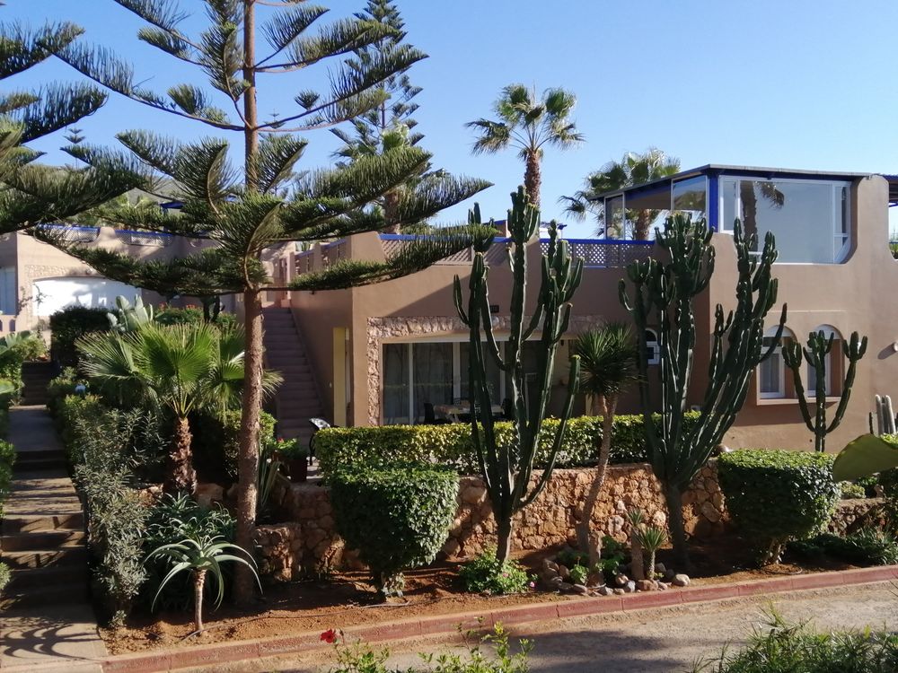   Maroc : Villa Mirleft Bord de mer et au pied de la montagne Maroc, Mirleft