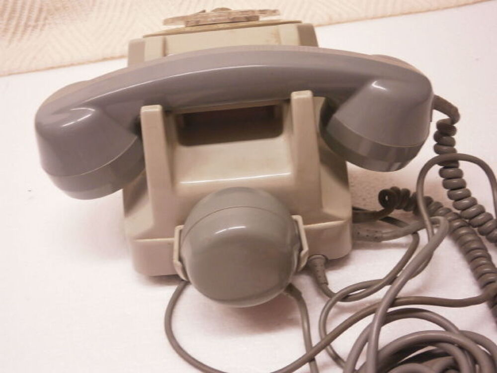 T&eacute;l&eacute;phone de collection S63 gris &agrave; cadran avec son &eacute;couteur 