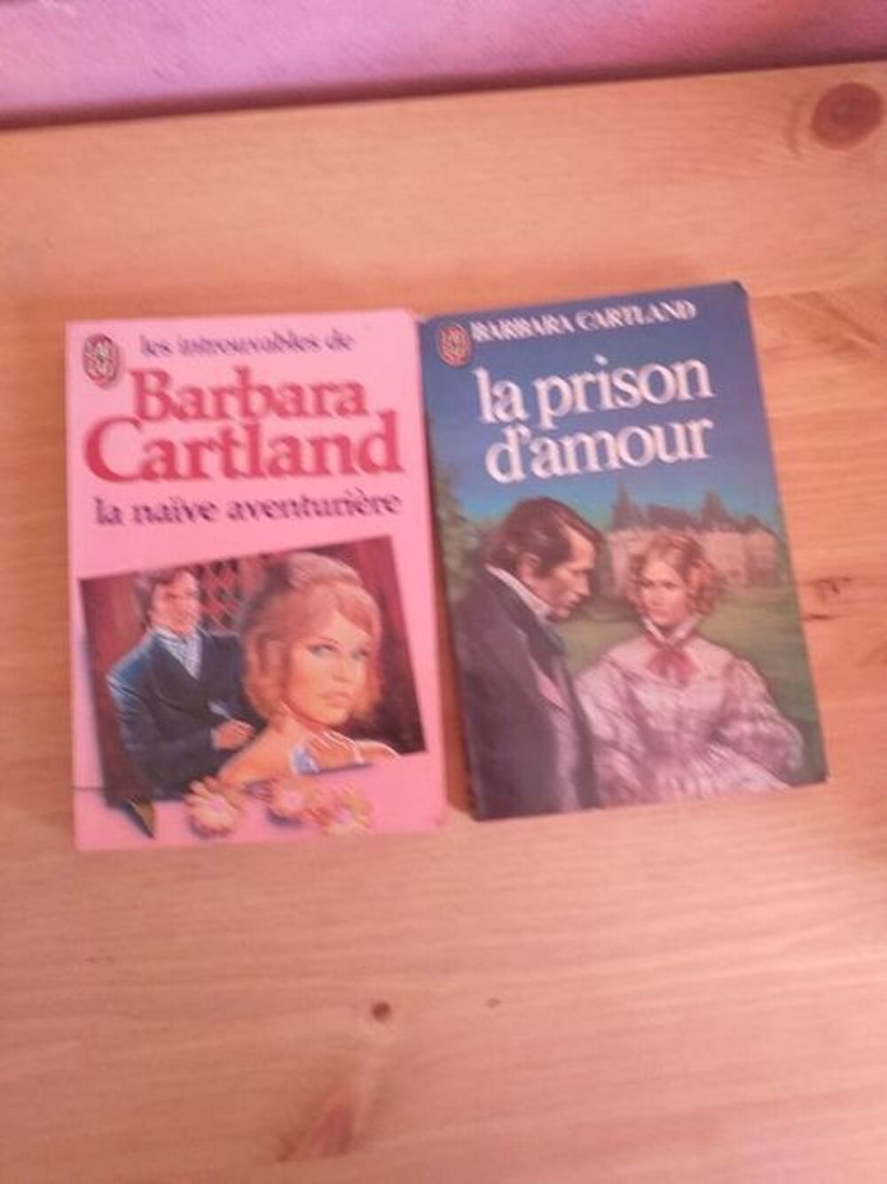 2 LIVRES DE POCHE BARBARA CARTLAND Livres et BD