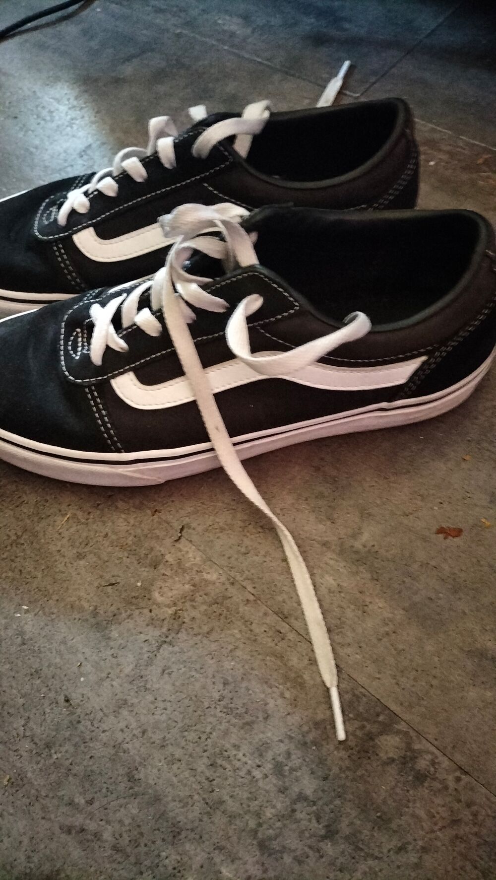 Basket cuir Vans off the wall pointure 40 tr&egrave;s bon &eacute;tat Chaussures