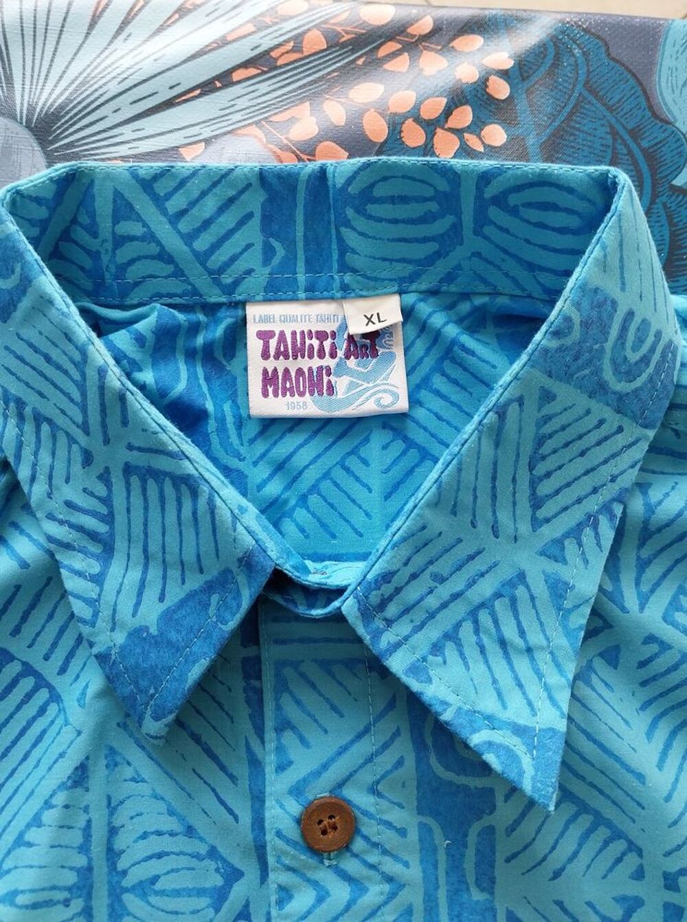 Chemise Tahitienne. Vêtements