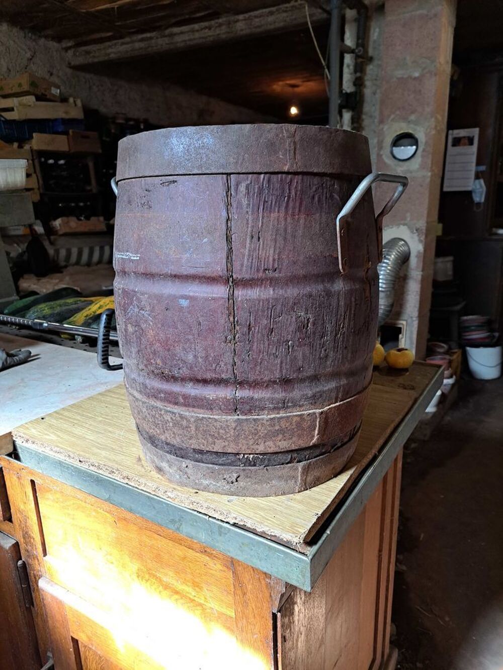 tonneau en bois pour d&eacute;co ou plantes Décoration
