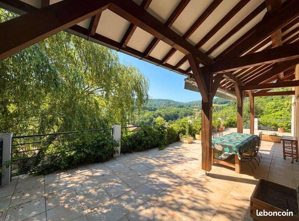 Vente Maison Ensemble immobilier avec vue dominante. 43000 Ceyssac Ceyssac