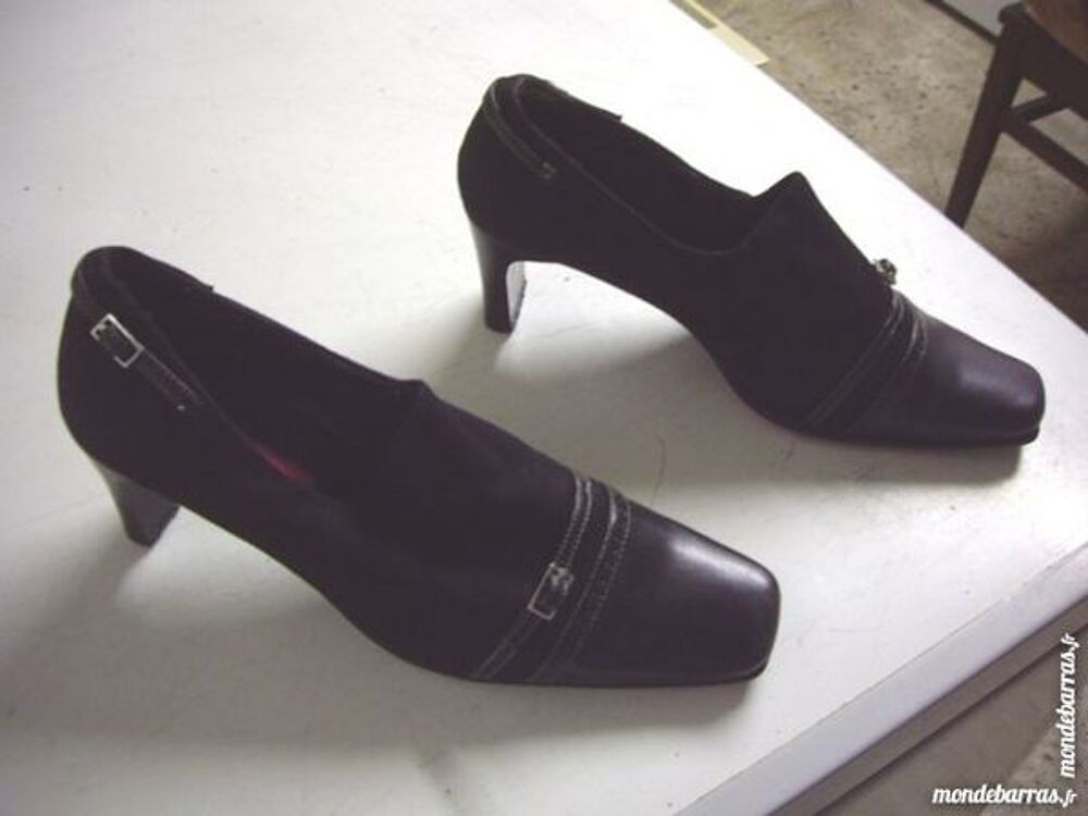 Escarpins Noir pointure 41/42 Chaussures