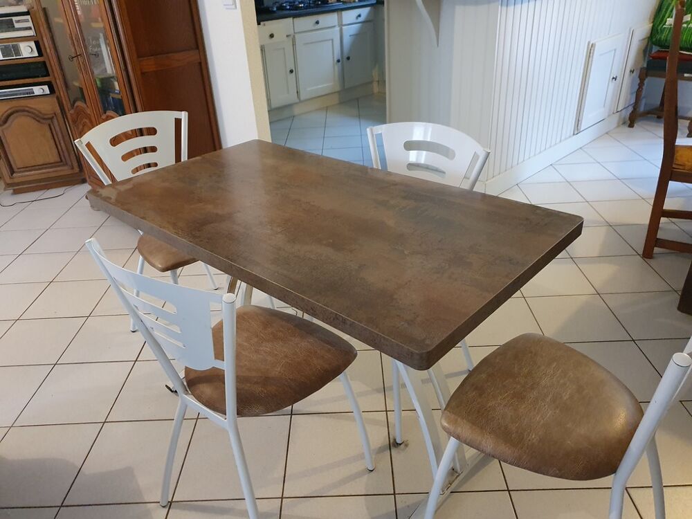 Ensemble table et 4 chaises effet bois et m&eacute;tal blanc Meubles
