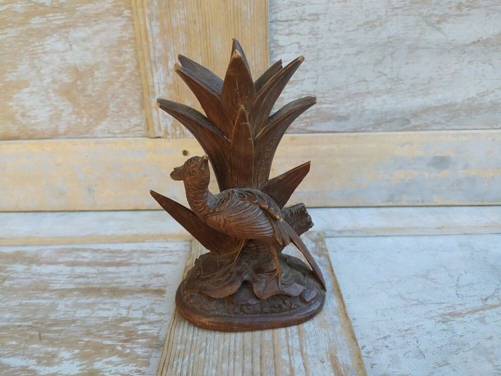 Support Soliflore Bois Sculpt&eacute; Oiseau For&ecirc;t Noire St Claude
Décoration