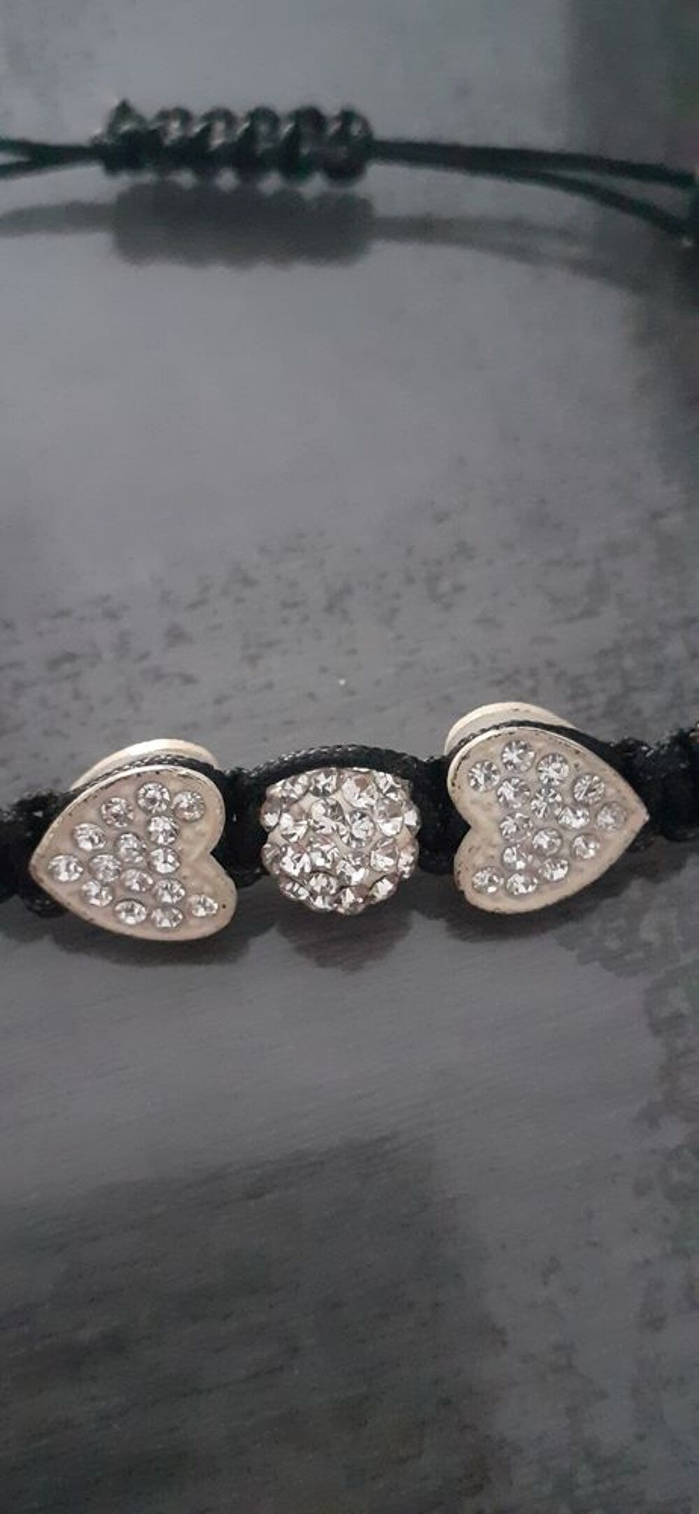 Bracelet reglable avec coeur strass. Neuf Bijoux et montres
