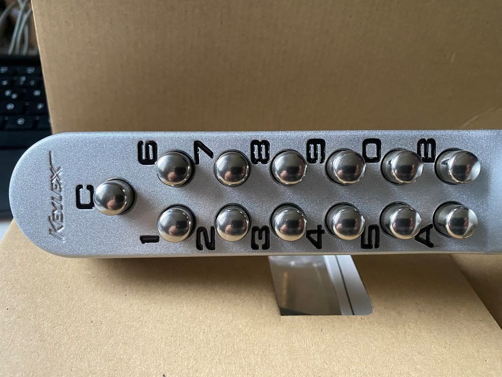 Poignee &agrave; code Keylex profil neuves Meubles