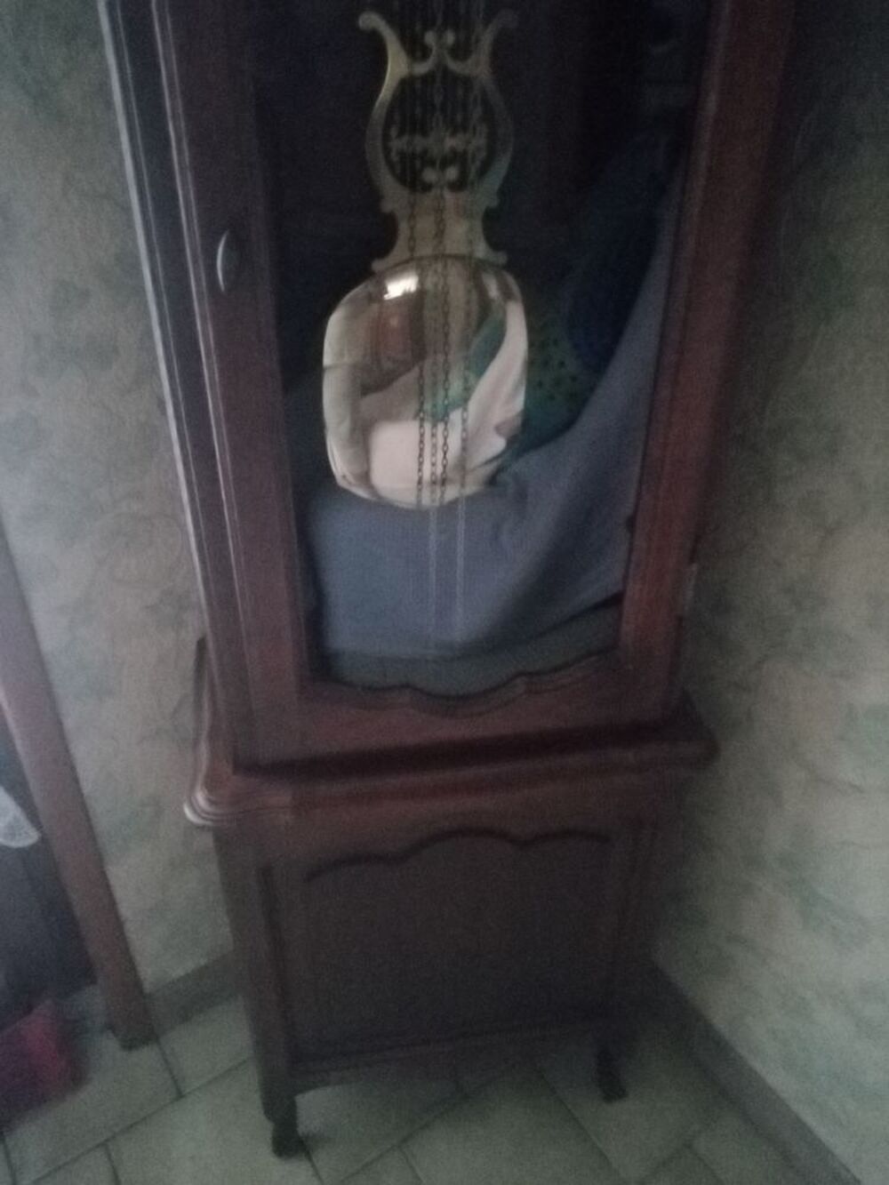 Horloge contoise sur pied Décoration