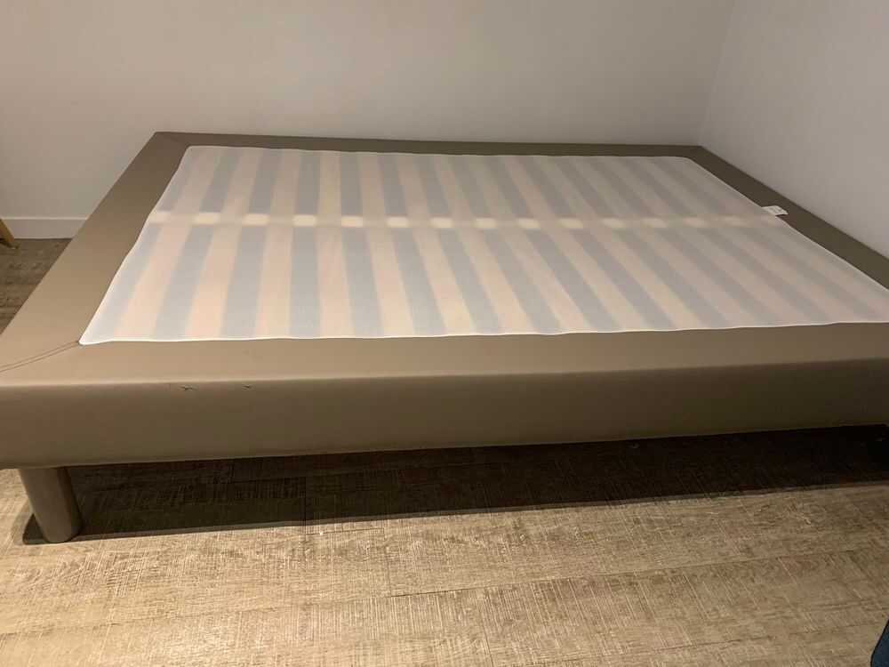 Sommier tapiss&eacute; Meubles