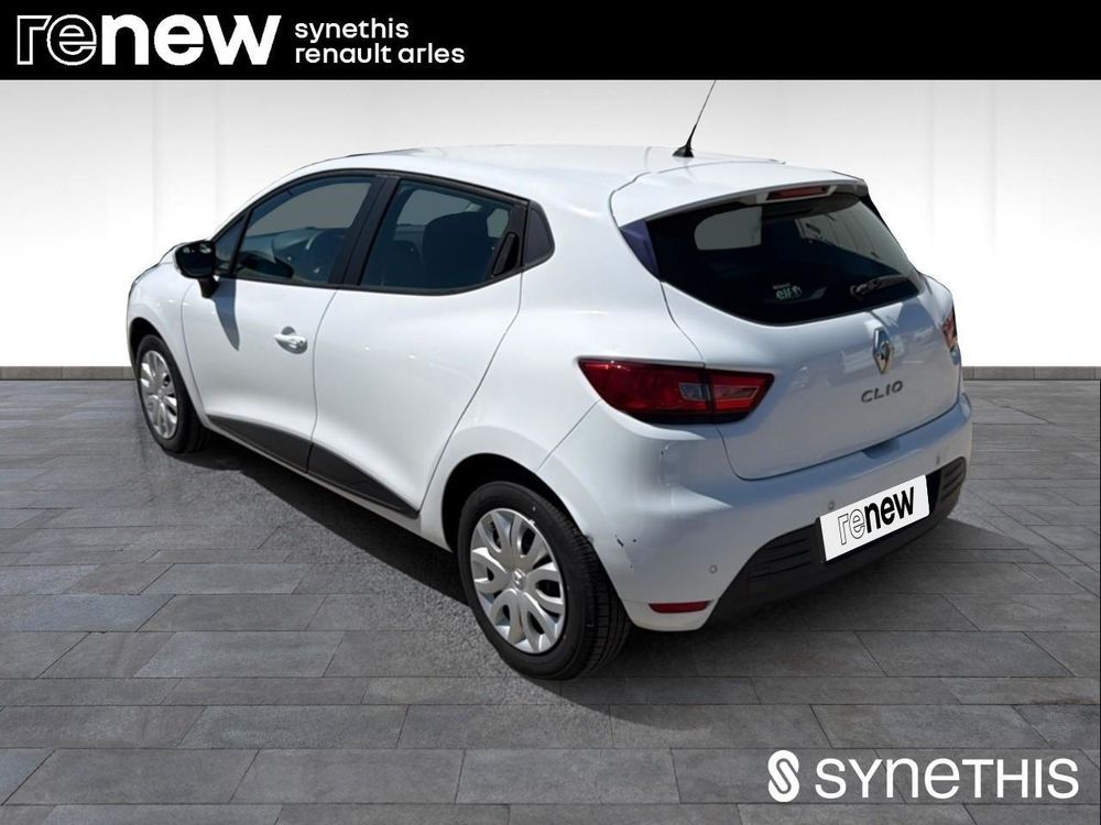 Clio IV CLIO SOCIETE DCI 90 ENERGY ECO2 82G AIR MEDIANAV 2018 occasion 13200 Arles