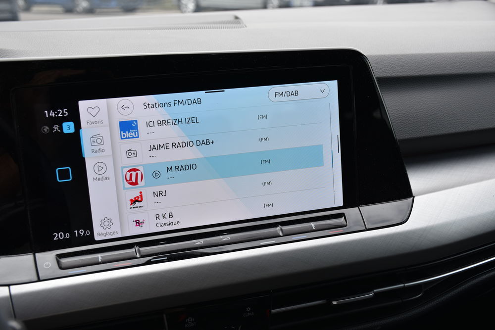 Golf VOLKSWAGEN GOLF VIII SW 2.0 TDI SCR 115 LIFE BUSINESS DSG7 2023 occasion 56300 Pontivy