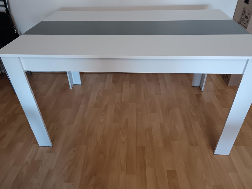Table &agrave; manger 6 places plus lot de 6 chaises Meubles