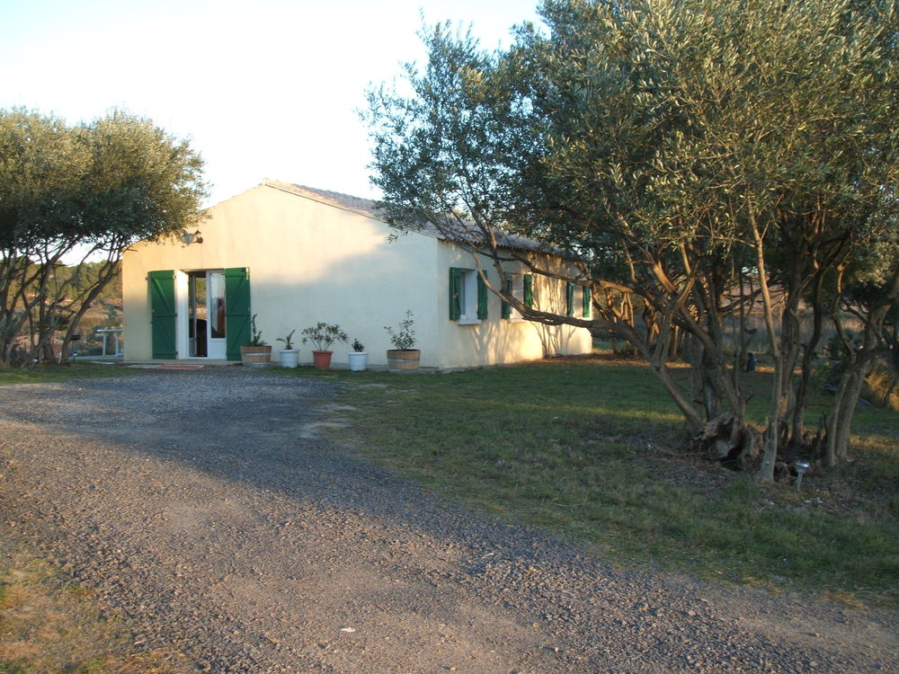   Maison de campagne meublée et équipée sur grand jardin.  Languedoc-Roussillon, Montagnac (34530)