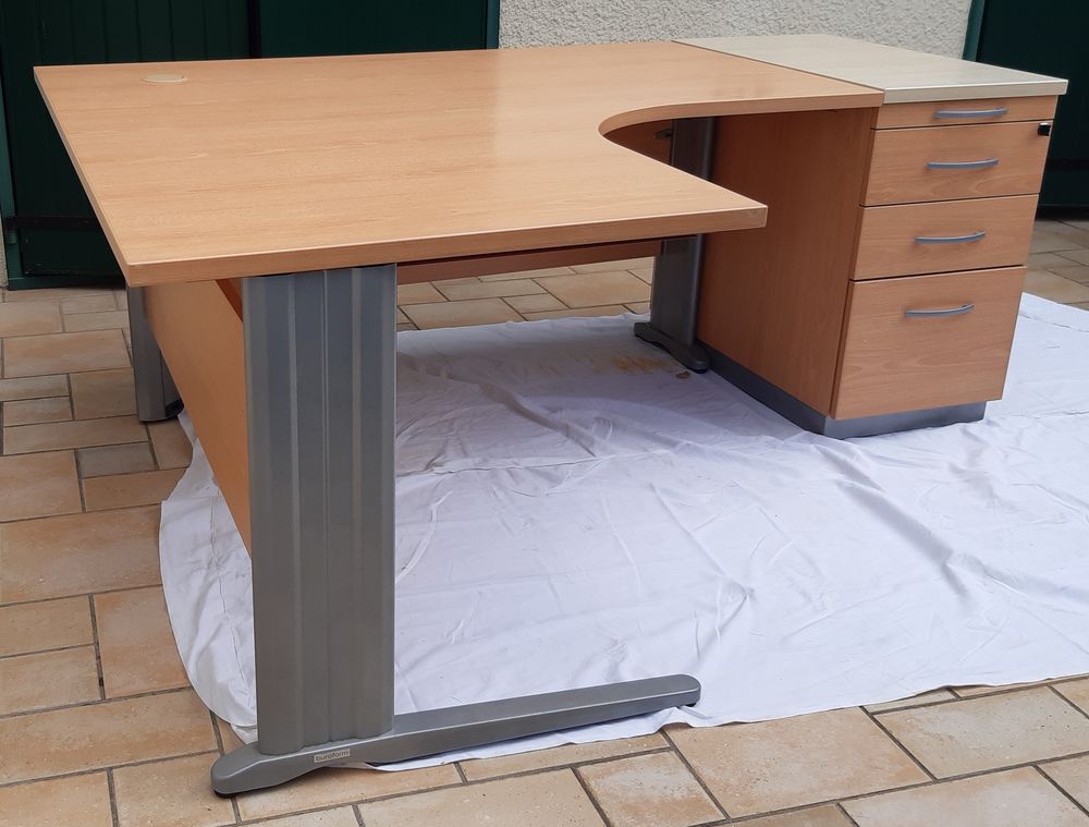 Tr&egrave;s beau bureau avec desserte en parfait &eacute;tat Meubles