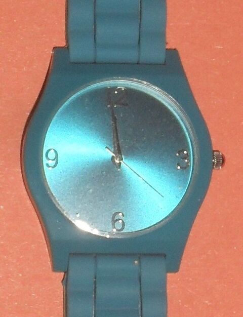 Montre LBVYR turquoise NEUVE 20 Montreuil (93)