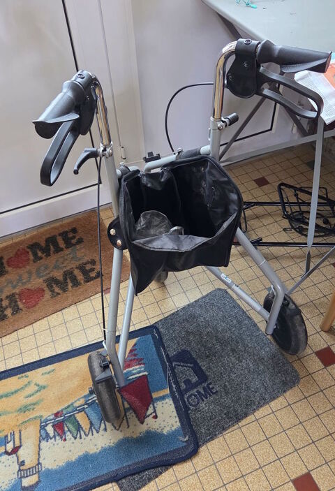 Déambulateur VERMEIREN 201 Delta Rollator réglable/pliable Yzeure (03)