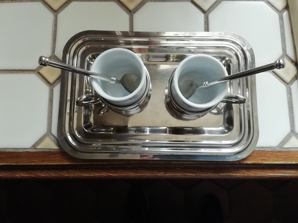 Service &agrave; caf&eacute; estampill&eacute; Cuisine