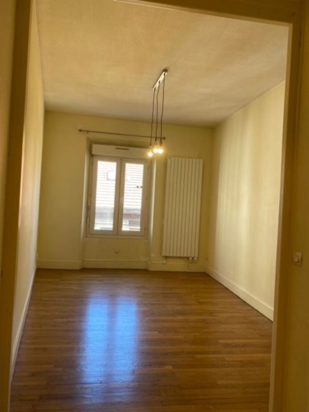 Location Appartement Europole, lumineux T2 de 55m², appartement traversant. Grenoble