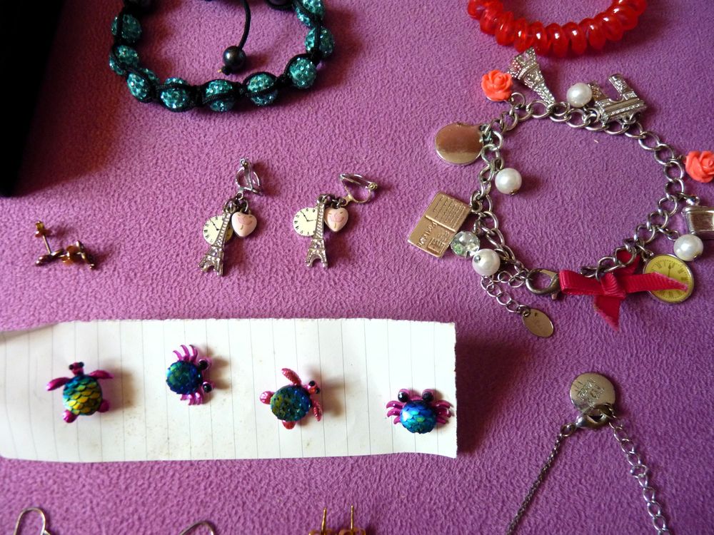Lot bijoux collier fille claire's bracelet boucles d'oreille Bijoux et montres