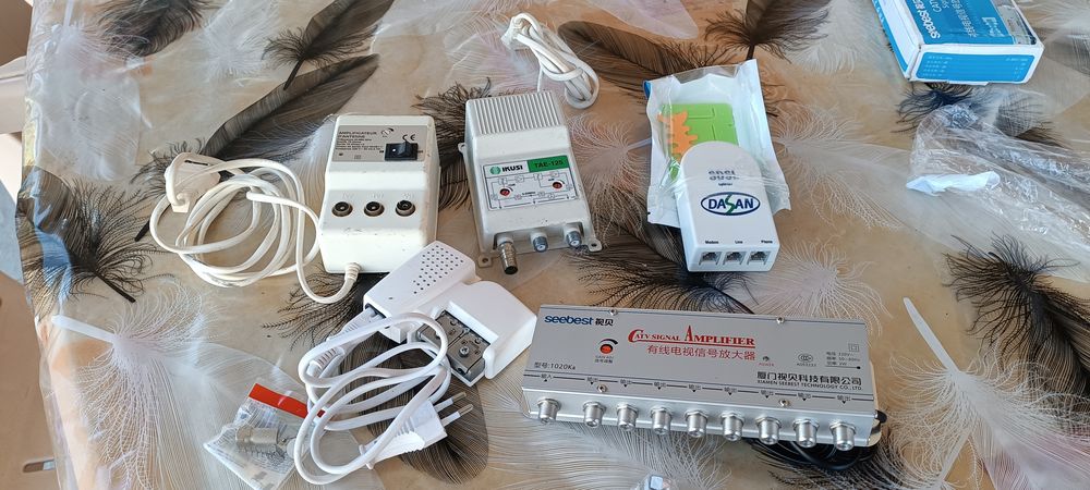 Ampli d'antenne TV HIFI + R&eacute;partiteur+Splitter ADSL Photos/Video/TV