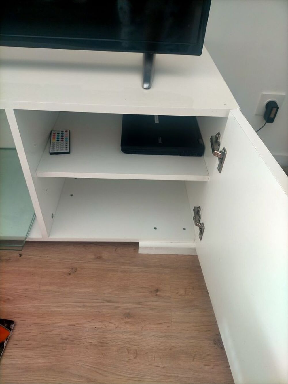 Salle &agrave; manger laqu&eacute; blanc et noir Meubles