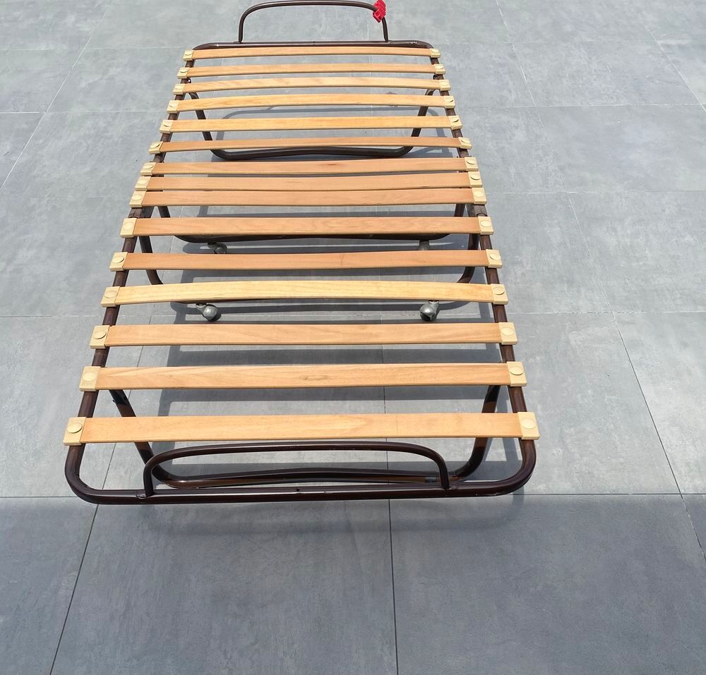 lit pliant &agrave; roulettes avec matelas Meubles