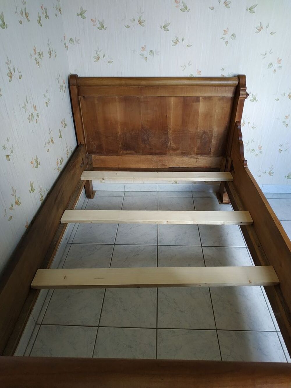 Ancien Lit rouleau merisier + sommier tapissier Ep&eacute;da Meubles