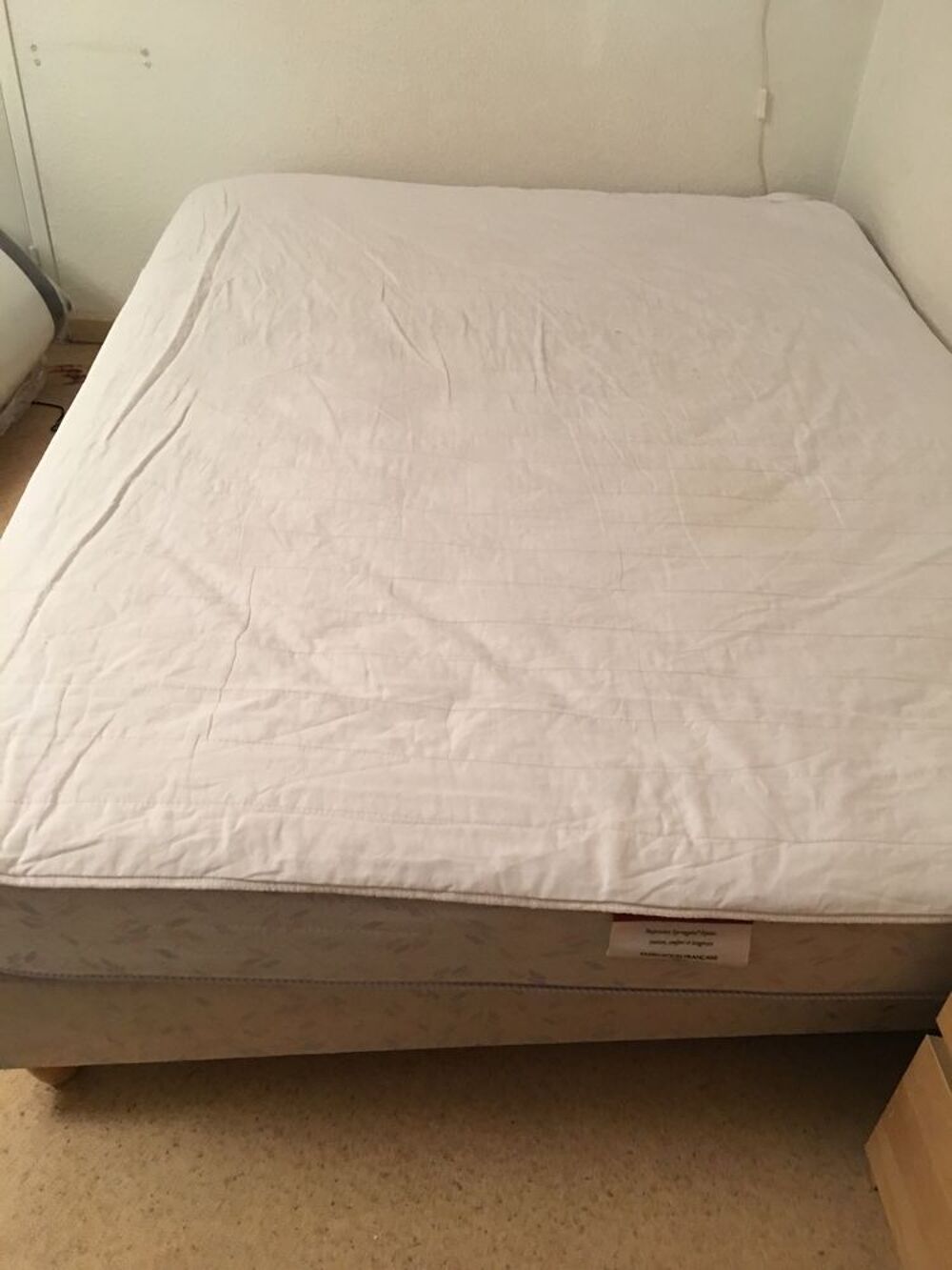 Cadre lit+Matelas Meubles