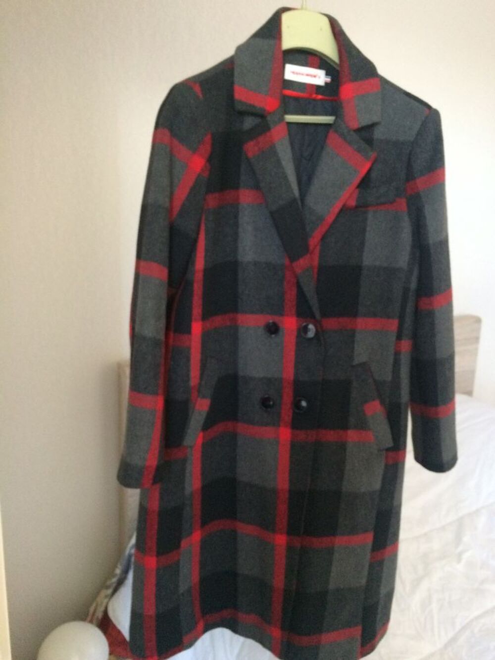 Manteau long carreaux rouge, gris ,noir taille 38 Vtements