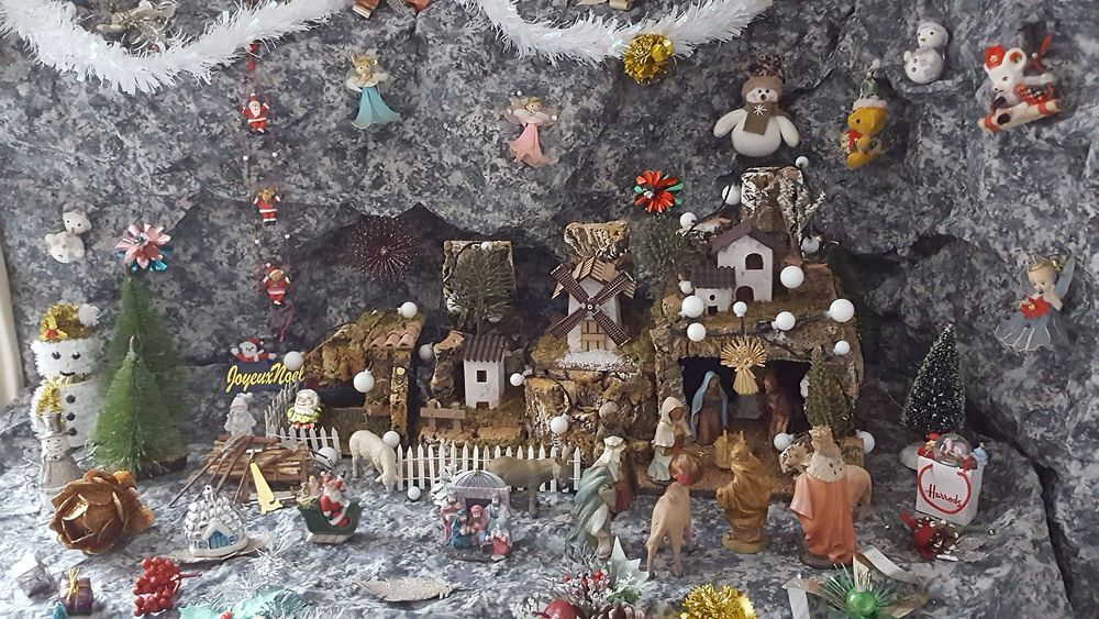 CRECHE ET FONTAINE Décoration