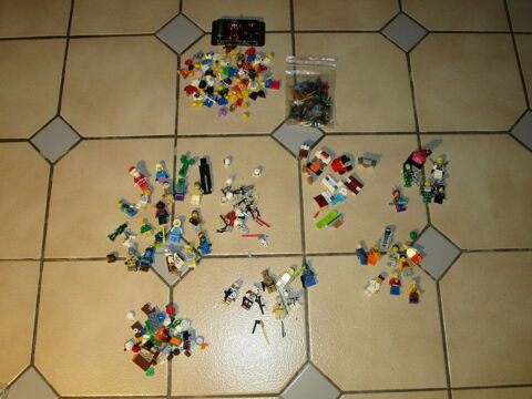 LOT LEGO FIGURINES  STAR WARS + DIVERS+ ACCESSOIRES 30 Villepinte (93)
