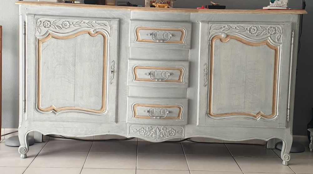 Buffet ch&ecirc;ne massif relook&eacute; Meubles