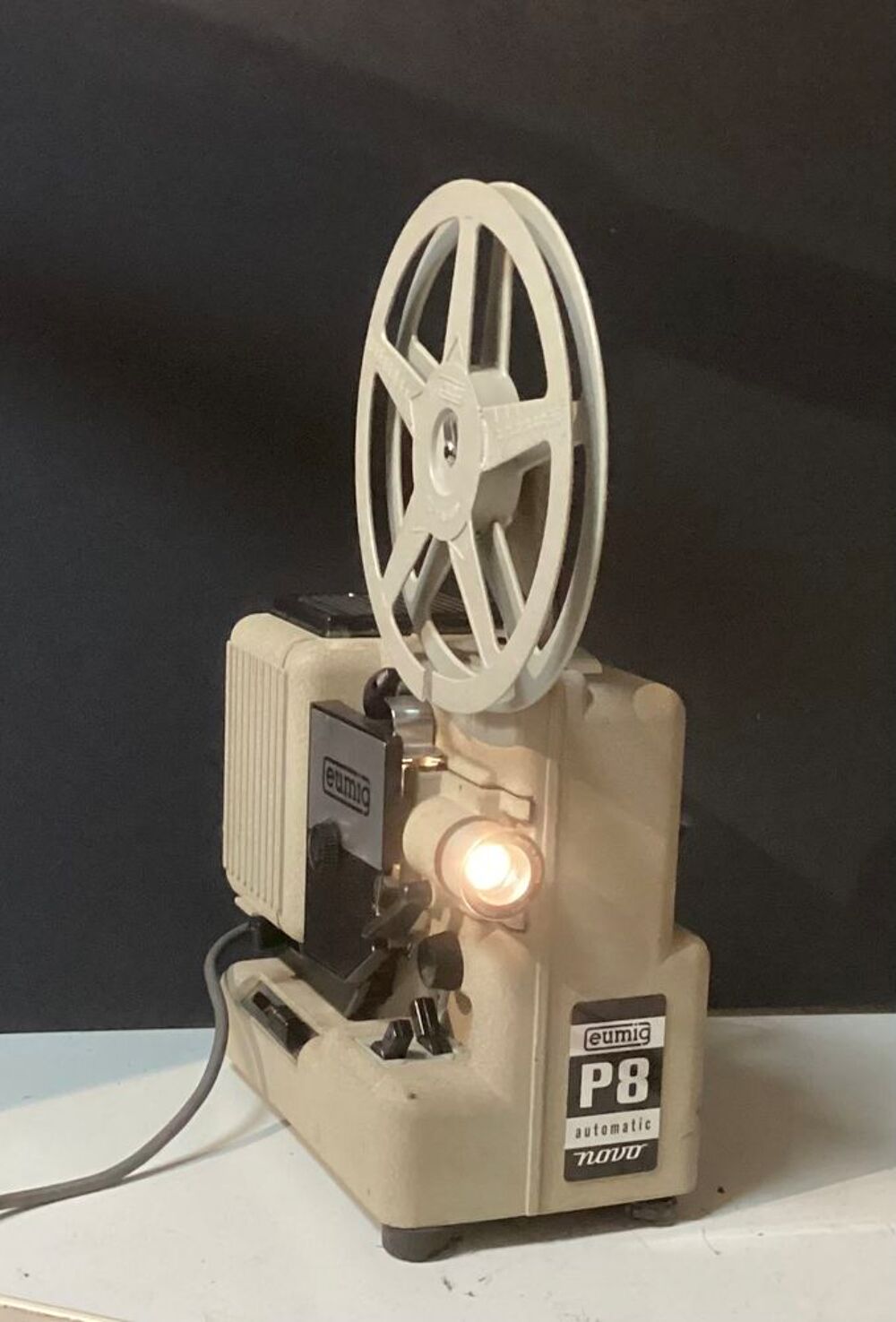 Projecteur cin&eacute;ma EUMIG P8 