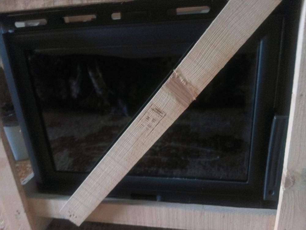Insert &agrave; bois pour chemin&eacute;e desus Electroménager
