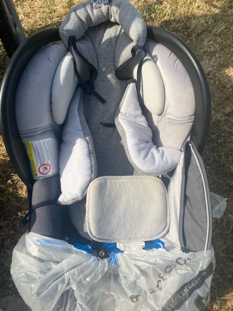 Poussette enfants 180 Fresnes-en-Wovre (55)