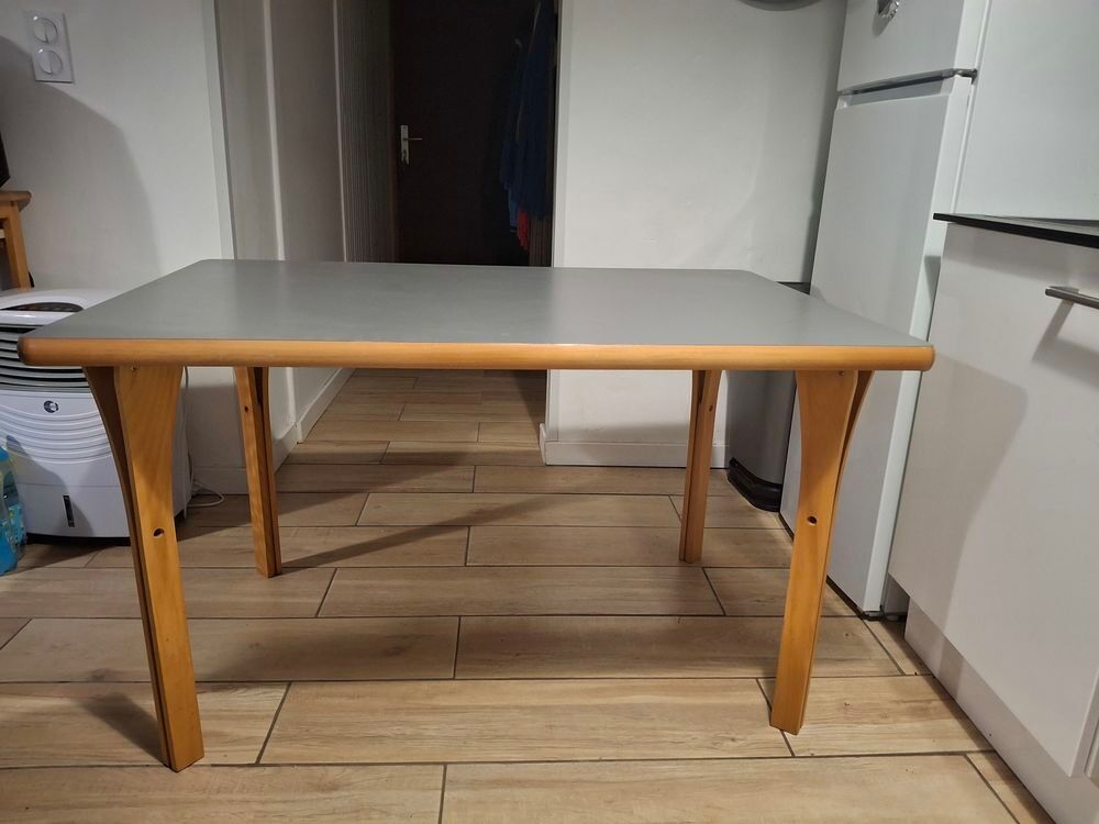 TABLE SALLE A MANGER DESIGN SCANDINAVE Meubles