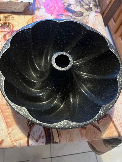 Moule � g�teau 10 Avignon (84)